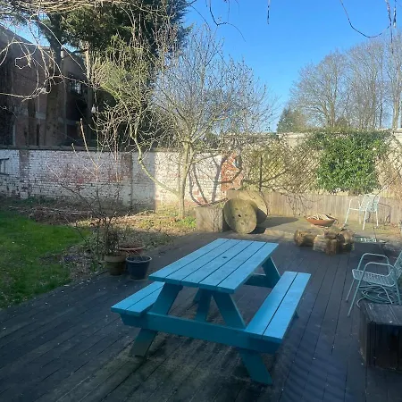 Вилла Spacious House With Big Garden Close To The Гент