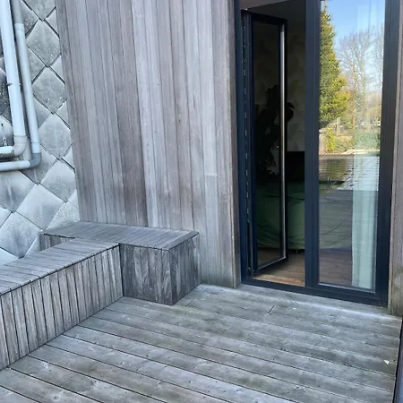 Вилла Spacious House With Big Garden Close To The Гент