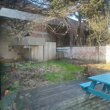 Spacious House With Big Garden Close To The