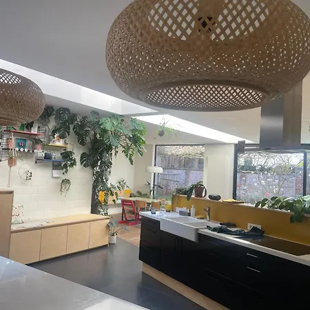 Spacious House With Big Garden Close To The City Villa *