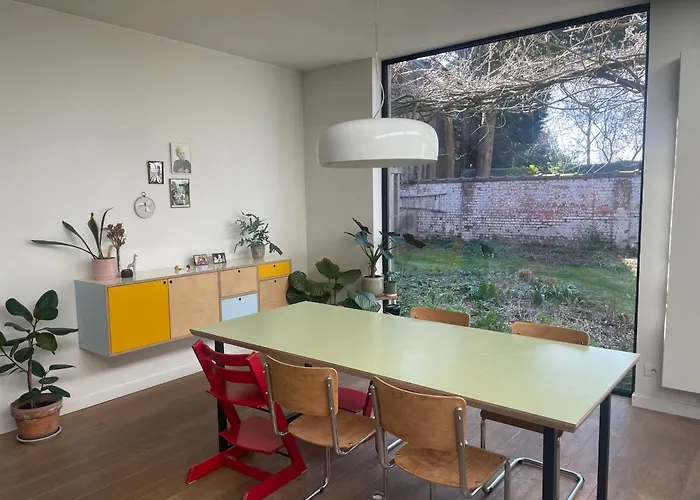 Spacious House With Big Garden Close To The Villa